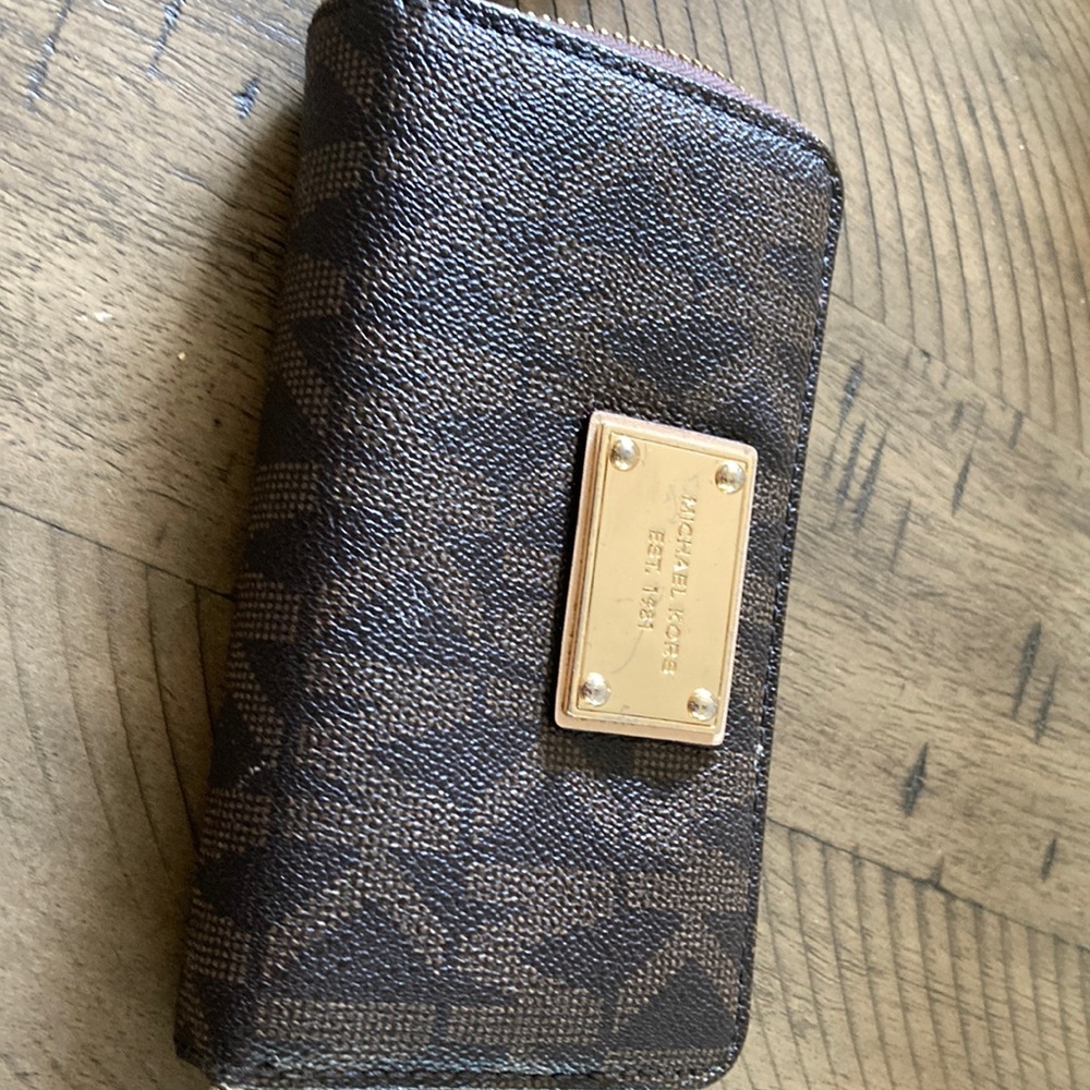 Michael Kors wallet